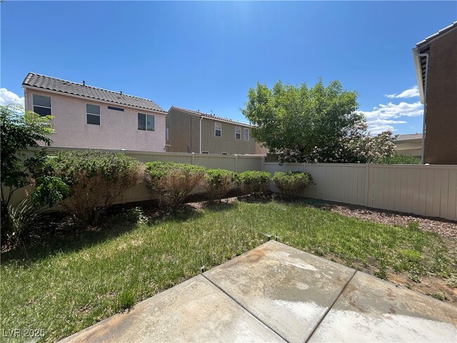 Building Photo - 5553 Chapin Mesa Ave
