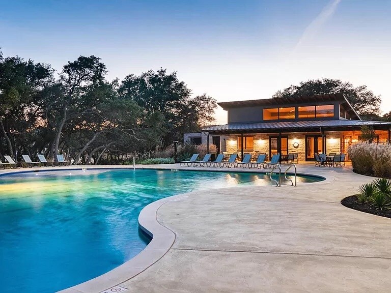 Community Pool - 2100 Mar Vista Ln