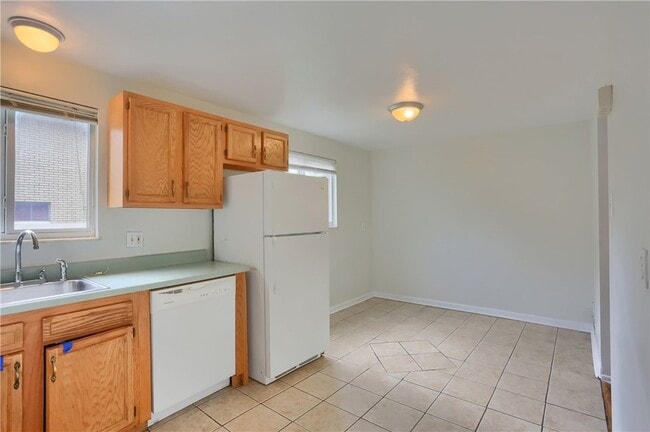 Building Photo - 442 Brierly Ln