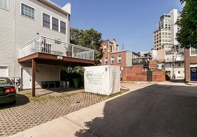 Building Photo - Coming Soon – 3BR/4BA End-Unit Townhome wi...