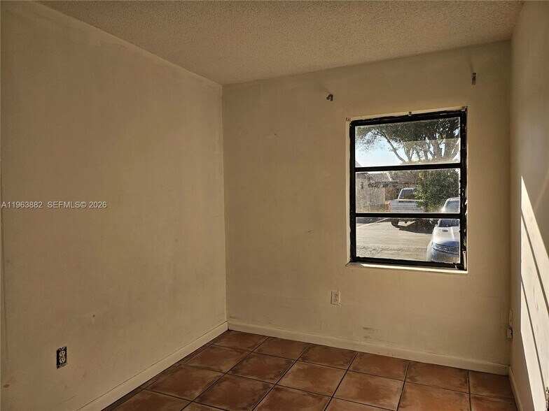 Building Photo - 4907 SW 137th Ct