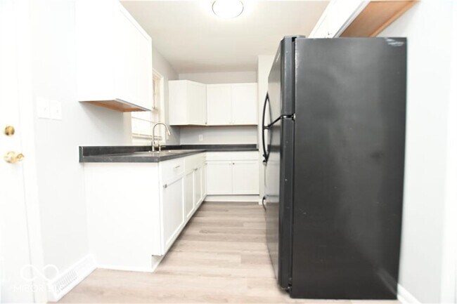 Building Photo - 5820 E 40th St