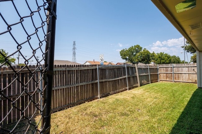 Building Photo - 2828 El Paso Way