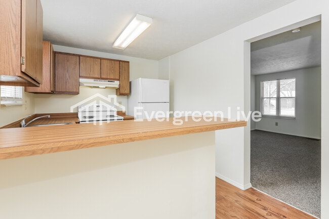 Building Photo - 8241 Schoolgate Dr