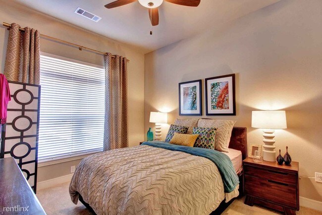 Building Photo - 5501 S MoPac Expy