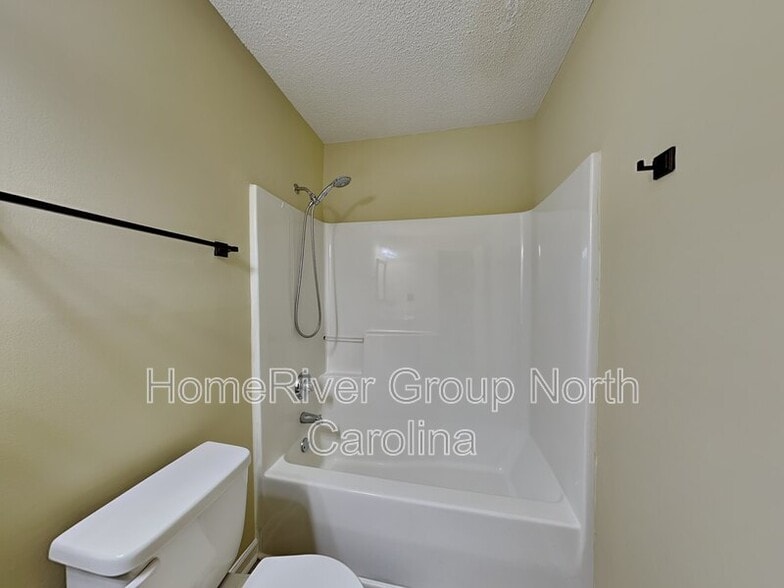 Building Photo - 1618 Crag Burn Ln