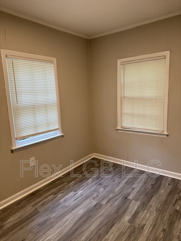 Building Photo - 116 Oak Ln