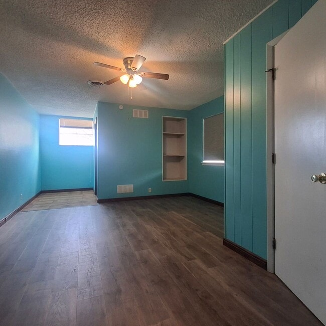 Building Photo - 212 W San Vicente St