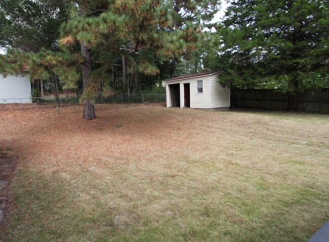 Building Photo - Remodeled 5bed/3.5 Bath House!