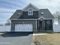 Building Photo - 45 Laing St