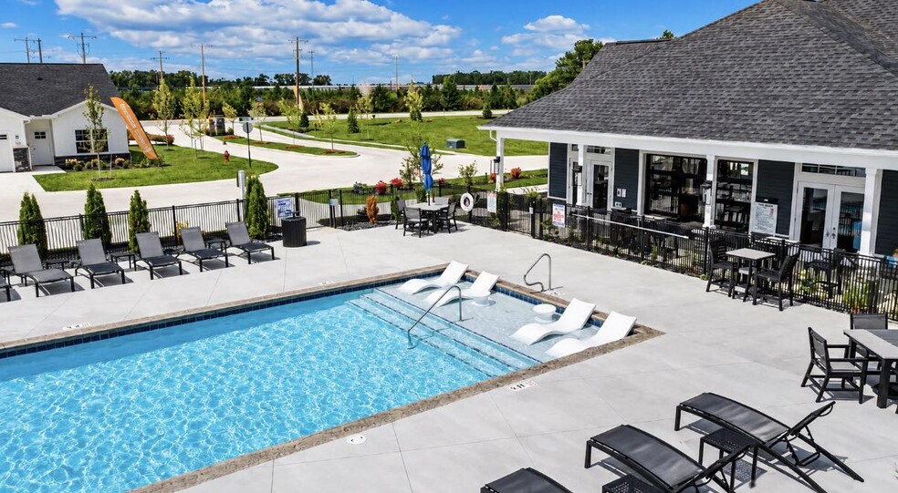 Building Photo - Villas at Bonita Farms