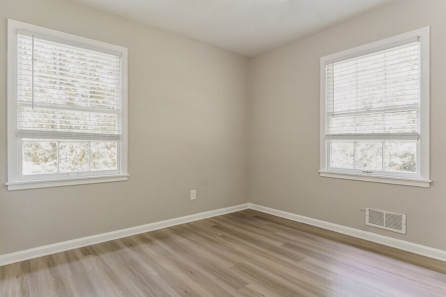 Building Photo - 941 Martinwood Cir