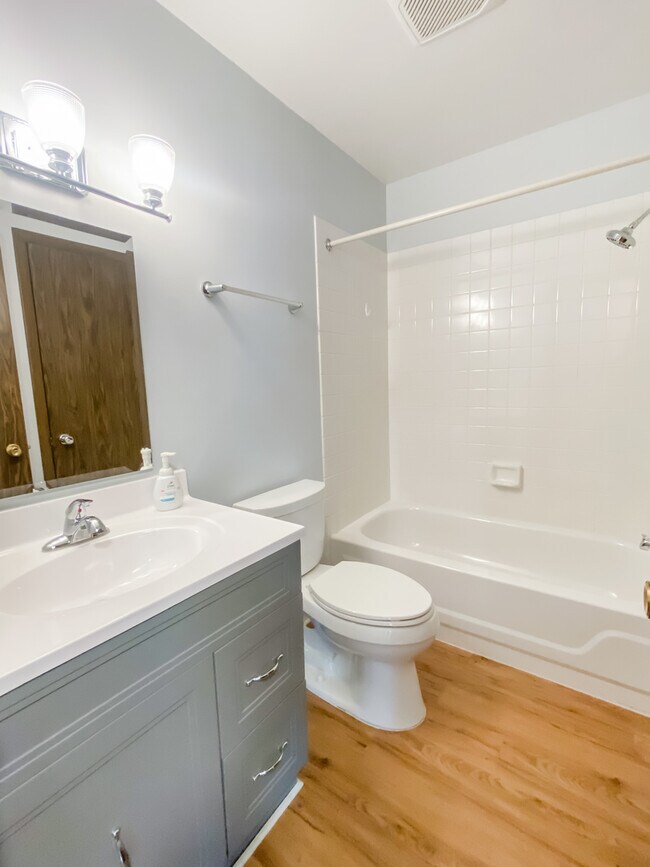 Building Photo - 643 Wilbur Ct