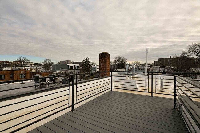 Building Photo - 2641 4th St NE