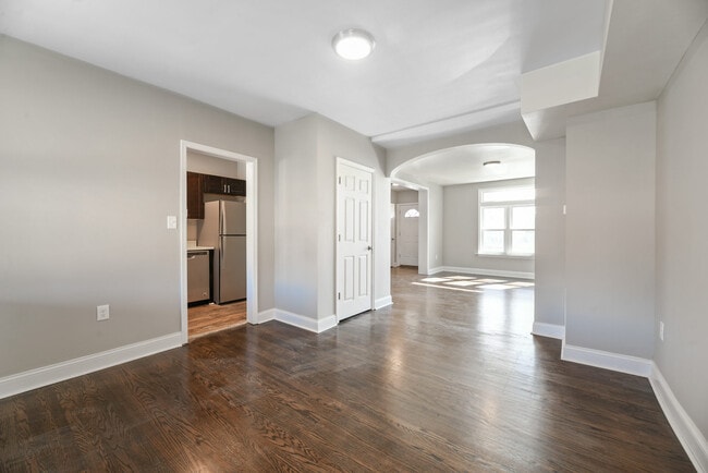 Building Photo - 3 Bedroom Rowhome- Baltimore City