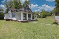 Building Photo - Spacious 4-Bedroom Home with Modern Upgrad...