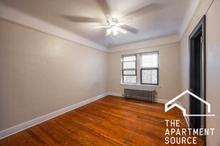 Building Photo - 968 W Cuyler Ave