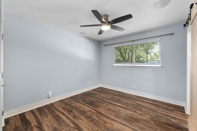 Building Photo - 7404 Lunar Dr