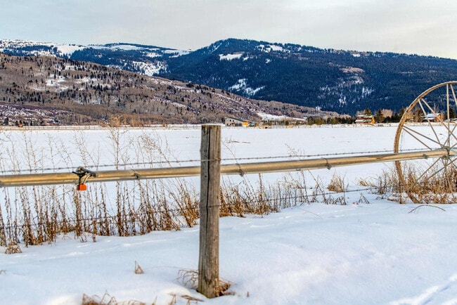 Building Photo - 1330 Larsen Ln