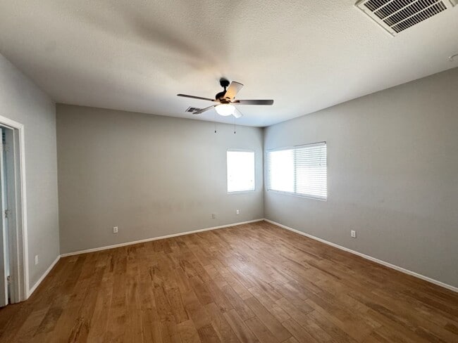 Building Photo - Chandler 4 bed 2 bath