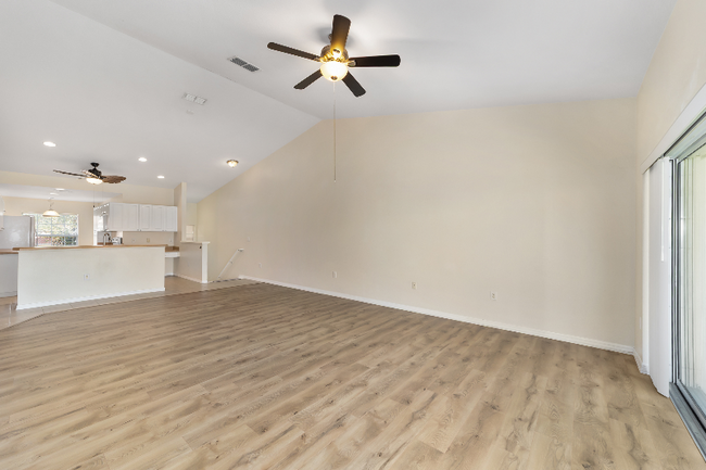 Building Photo - 5436 Admiral Way