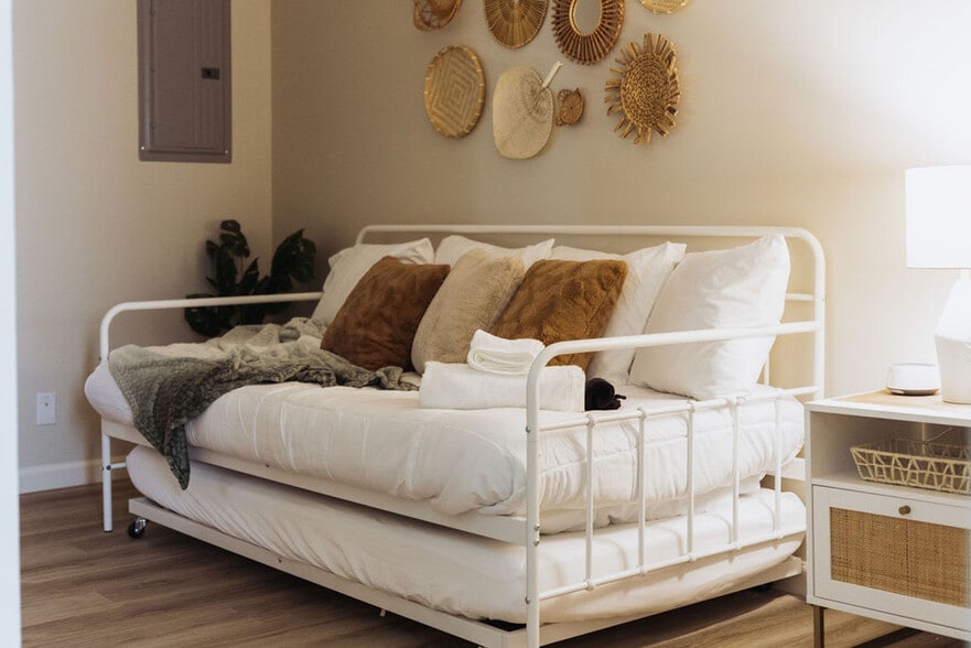 Building Photo - 308 Lamont St