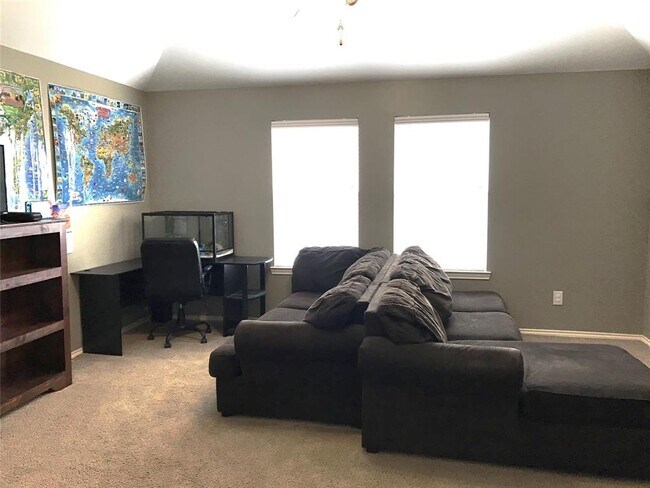 Building Photo - 7615 Dolphin Arc Dr