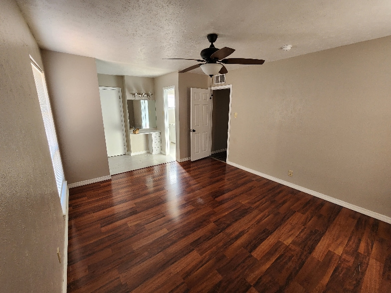 Building Photo - 5109 Bastille Ave