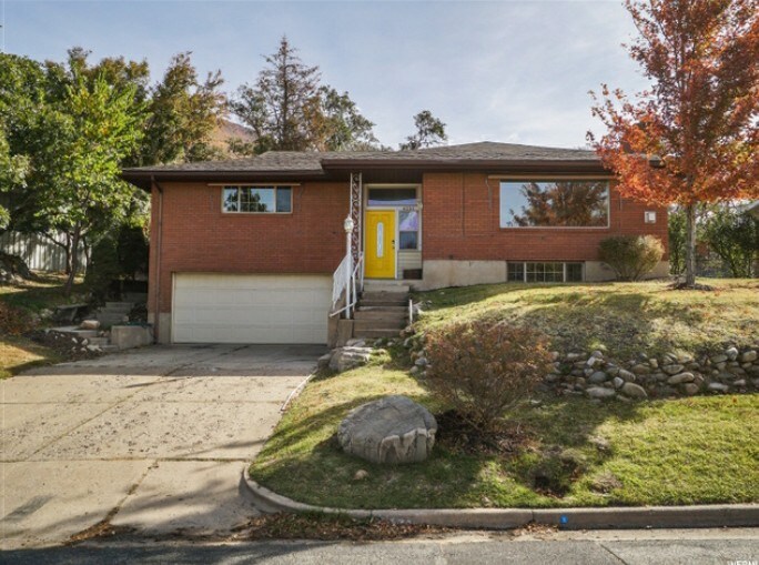 Primary Photo - 4250 Edgehill Dr