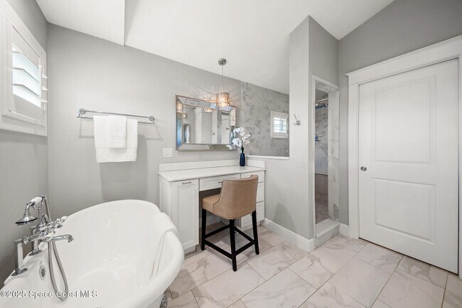 Building Photo - 14 Cottage Ct