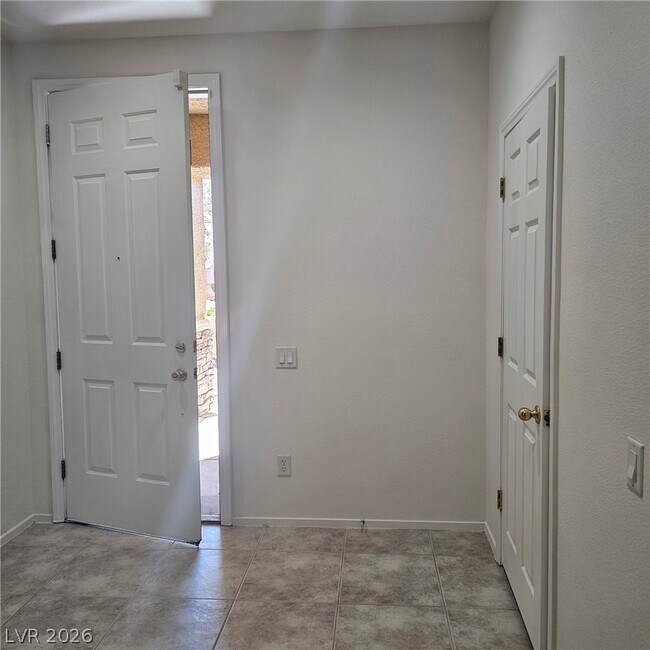 Building Photo - 10922 Moonbeam Glow Ln