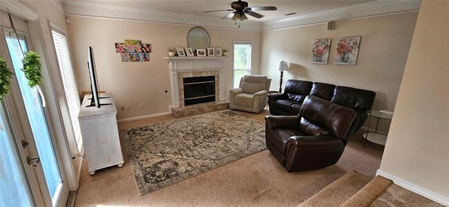 Building Photo - 210 Sweetbriar Ln