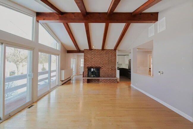 Building Photo - 71 Lake Shore Dr