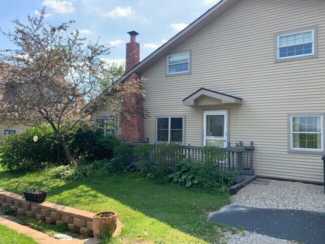 Primary Photo - N3169 Acacia Rd