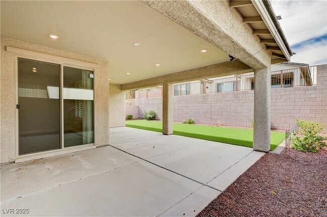 Building Photo - 2110 Millergrove Ave