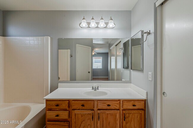 Building Photo - 3029 W Matthew Dr