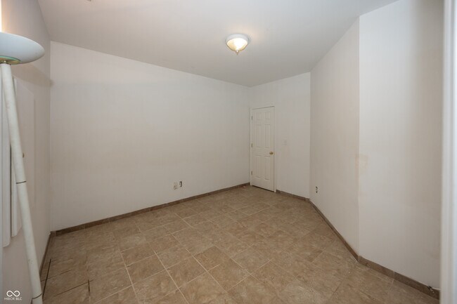 Building Photo - 5889 Pebblestream Dr