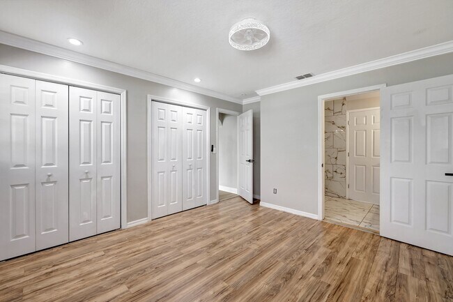 Main bedroom/bathroom - 1109 SE Sandia Dr