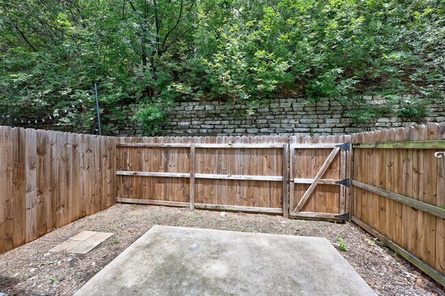 Building Photo - 6715 Old Quarry Ln