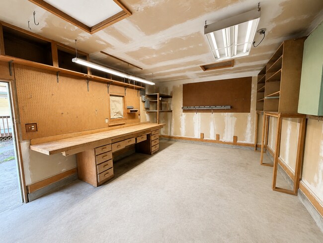 Building Photo - 5725 N Wall St