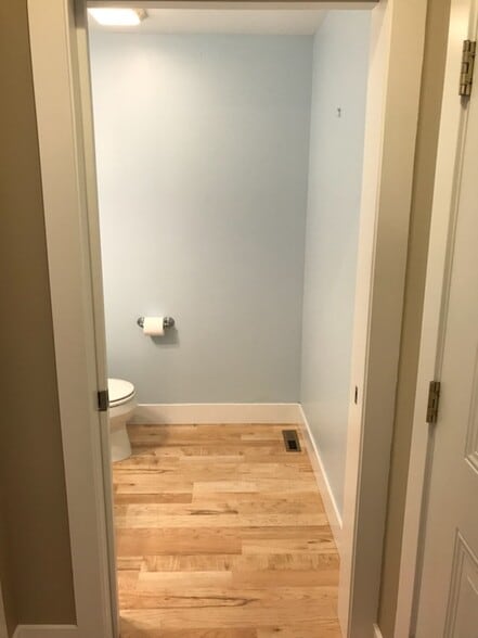 Building Photo - 1035 Road Runner St.