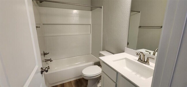 Building Photo - 425 Mira Mesa Dr