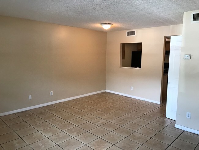 Building Photo - Wildwood Way Apartments