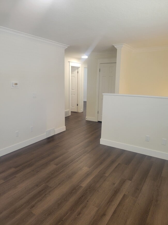 Building Photo - 165 W 910 S