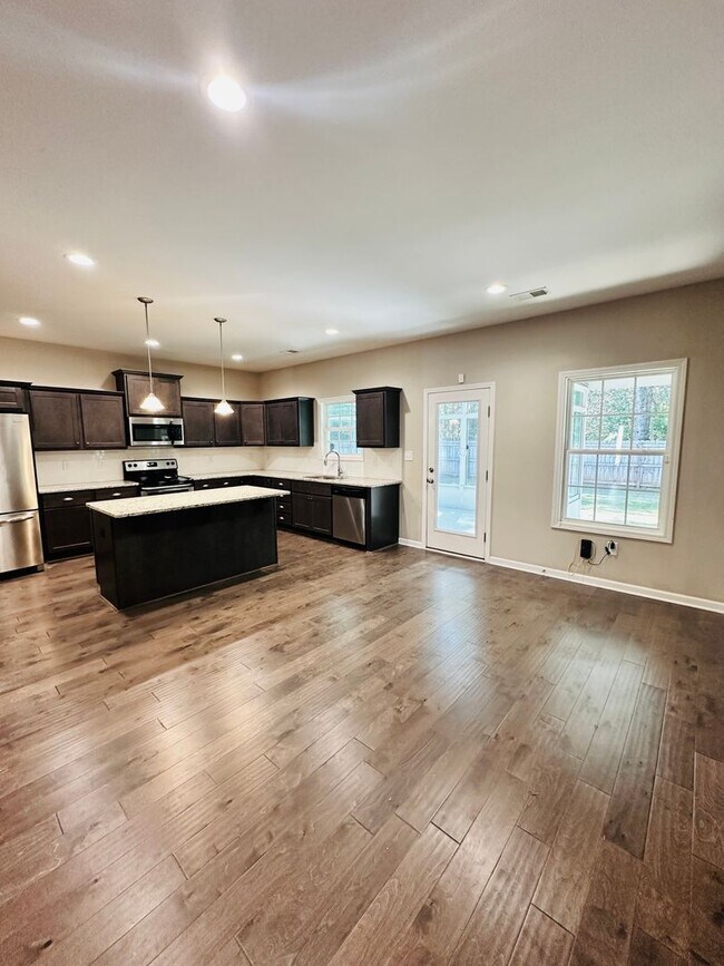 Building Photo - 205 Dog Fennel Ln