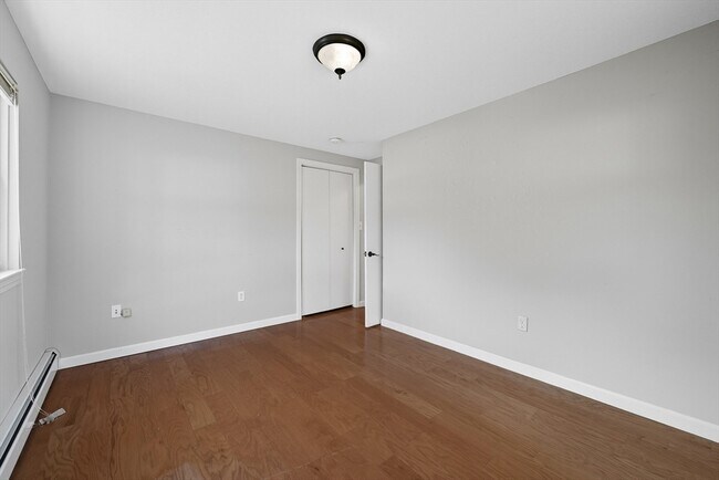 Building Photo - 10 Washington Park Dr