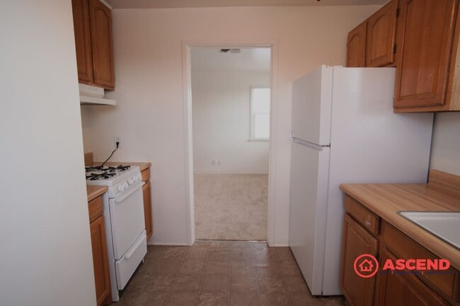 Building Photo - 2301 Olympic Dr