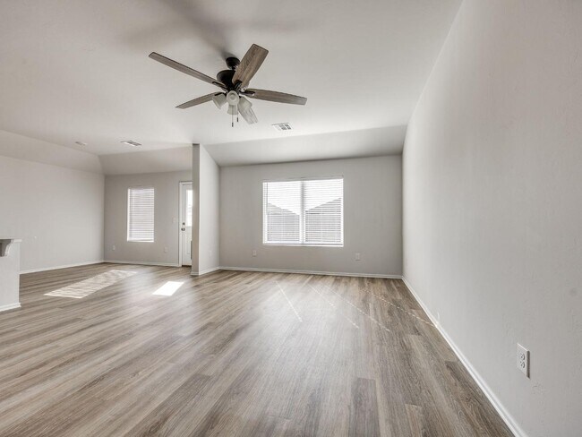 Building Photo - 10044 SW 40th St