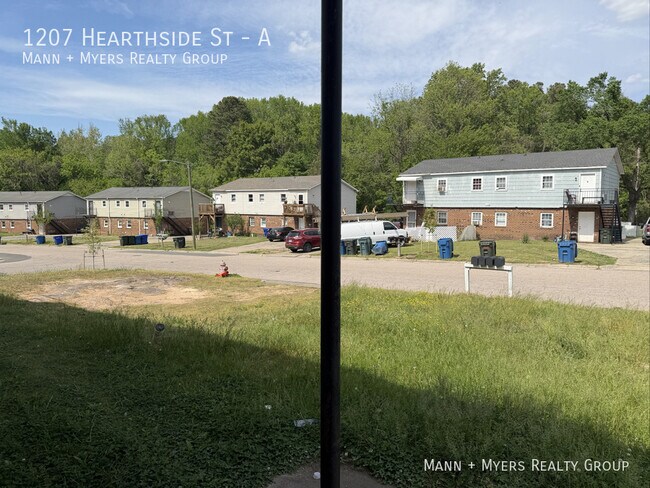 Building Photo - 1207 Hearthside St