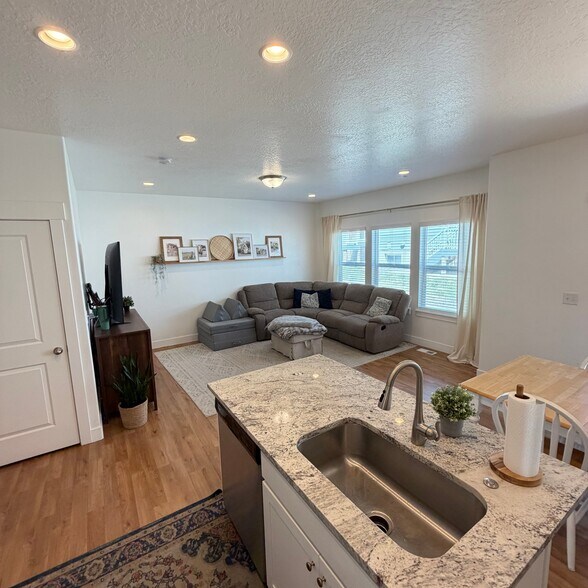 Building Photo - 4062 W 740 N